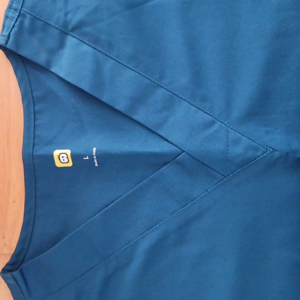 Scrub top